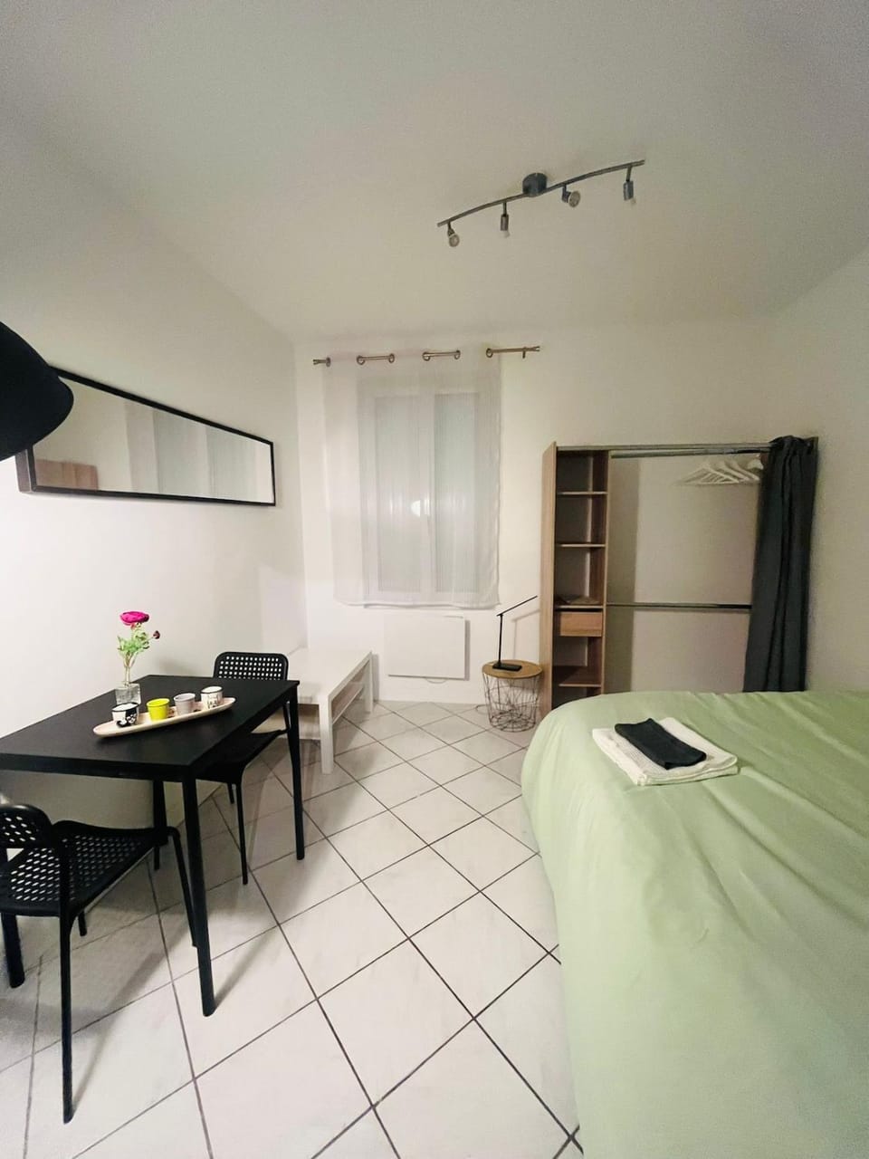 Modern Studio Near train Station and University du Havre Apartment in Le Havre