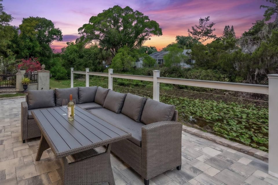 Siesta Swim House House in Gulf Gate Estates