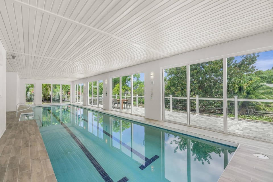 Siesta Swim House House in Gulf Gate Estates