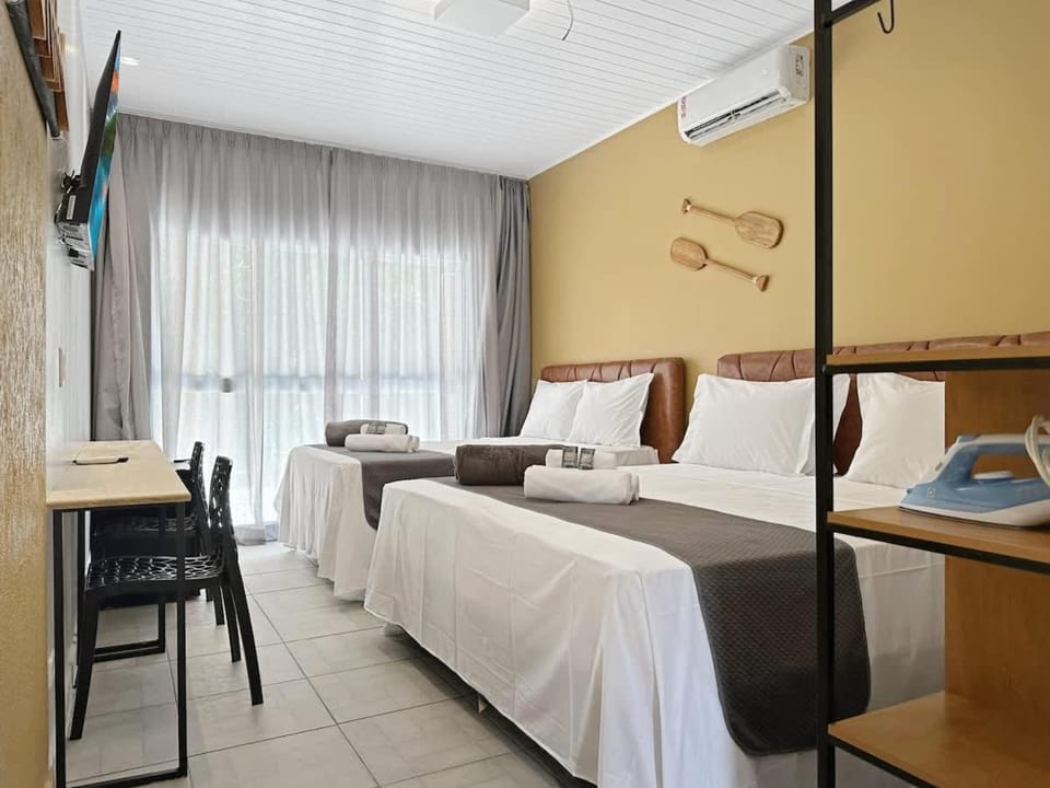 A 200 m da praia - Ar condicionado - Jacuzzi - Wi-Fi - 1 suite Bed and Breakfast in State of São Paulo