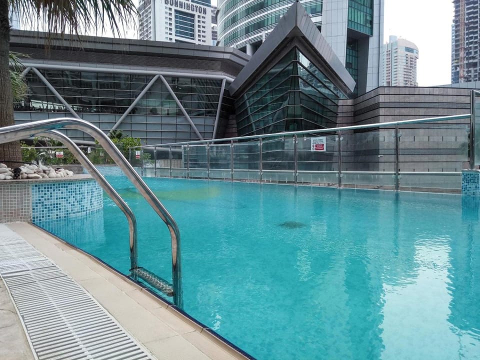 GuestReady - Studio | JLT Skyline & Lake views Apartment in Dubai