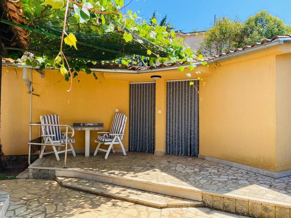Oasis Bed and Breakfast in Premantura