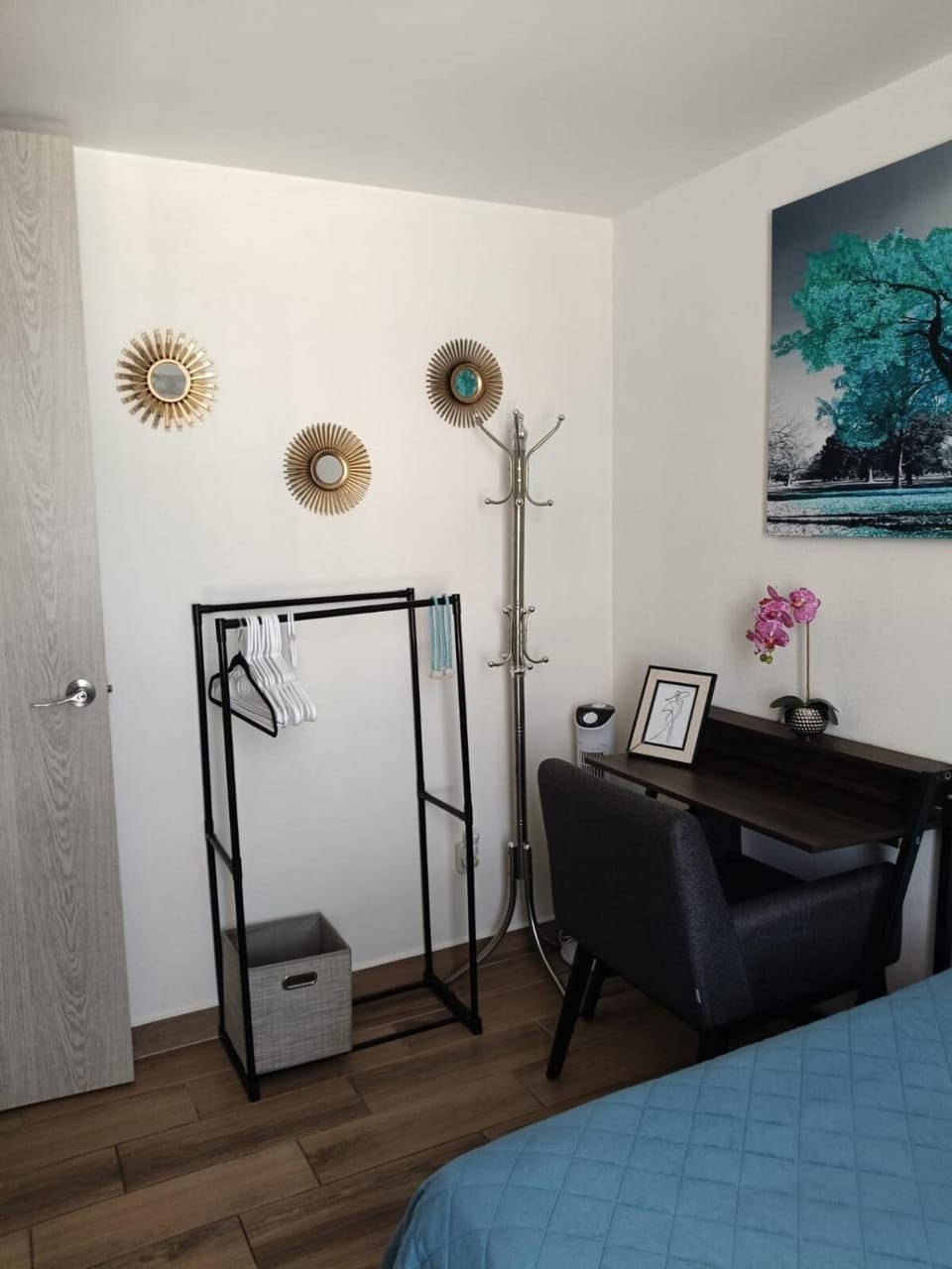 Seating area, Bedroom