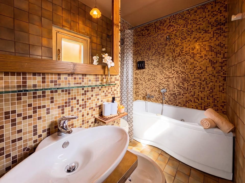 Shower, Bed, Hot Tub, Bathroom, Bath, towels
