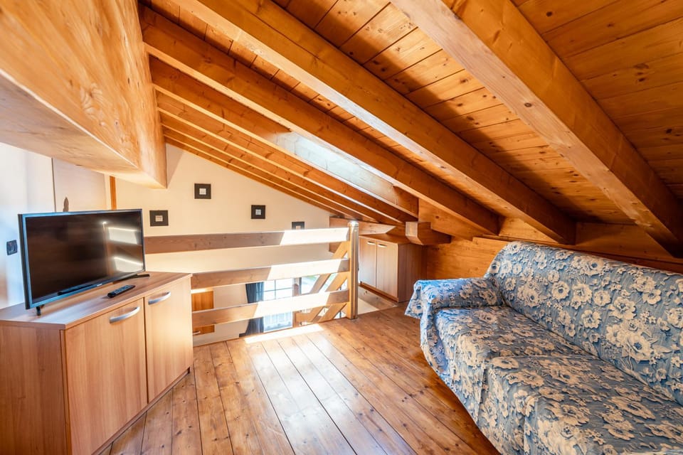 Dolomiti Ski & Green Lodge Apartment & Free Park Apartment in Pinzolo