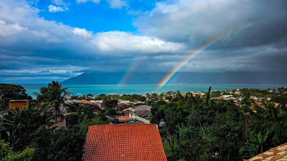 Studio Moderno com Vista pro mar com hidromassagem e churrasqueira privativas e Piscina aquecida na área comum Apartment in São Sebastião