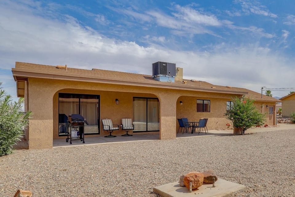 2 Mi to Lake Havasu & London Bridge! Desert Haven House in Lake Havasu City