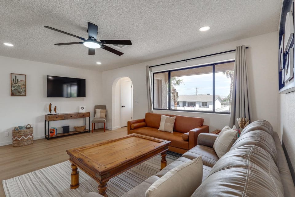 2 Mi to Lake Havasu & London Bridge! Desert Haven House in Lake Havasu City