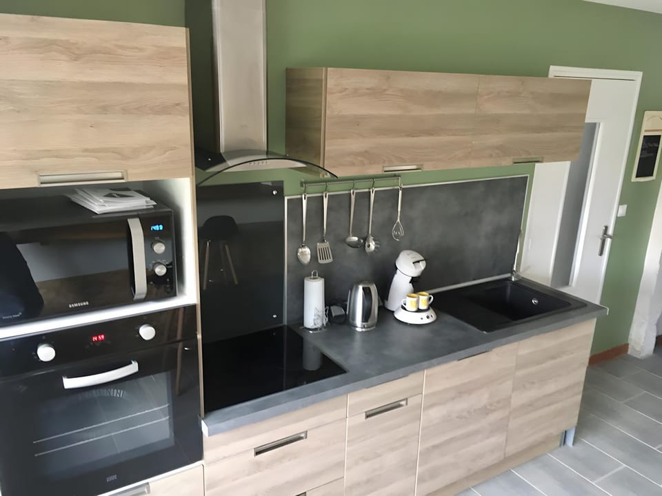 Kitchen or kitchenette, Living room