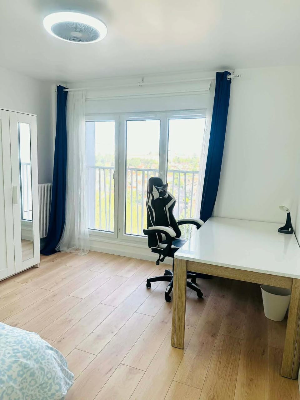 5 Parisian suburbs, 5-room apartment, room rental Apartment in Île-de-France