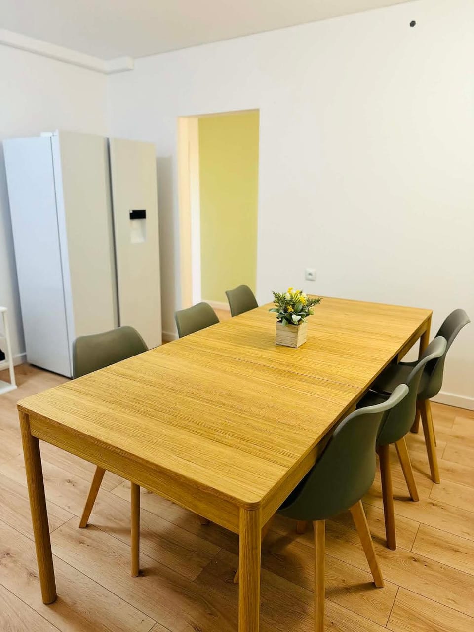 5 Parisian suburbs, 5-room apartment, room rental Apartment in Île-de-France