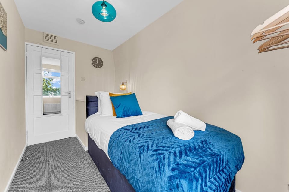 Haregate House 3BR Leek Peak District Sleeps 5 House in Leek