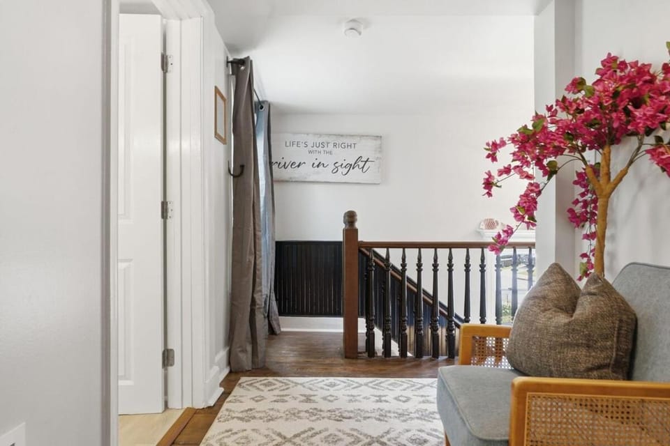 Riverfront Retreat - Convenience - Kayaks House in Downingtown