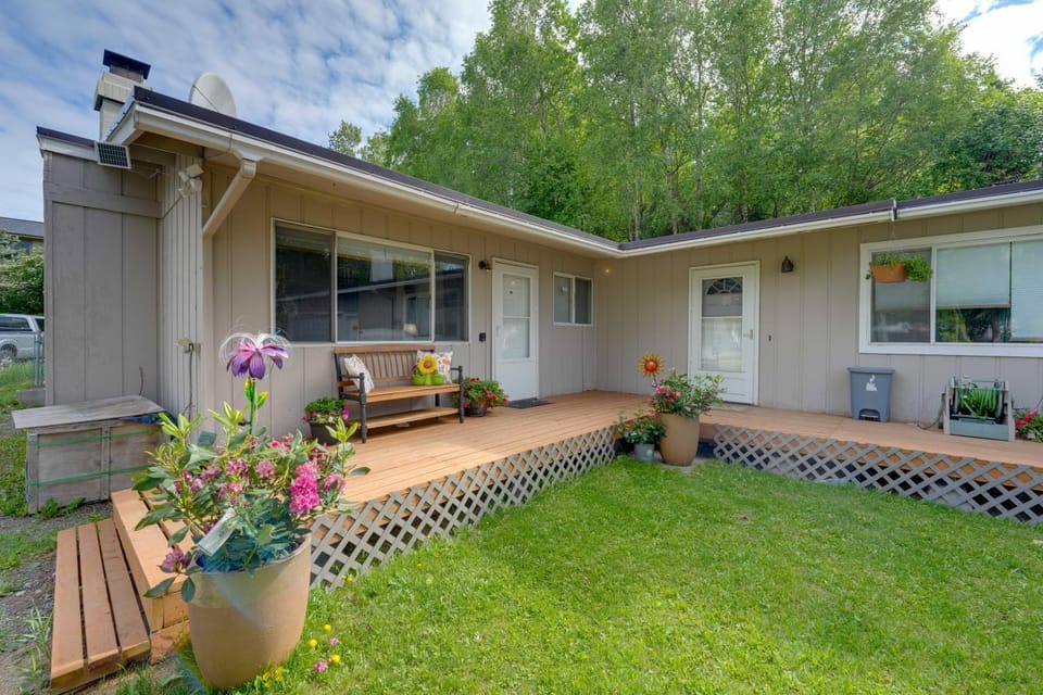 Family Friendly! Anchorage Haven w/ Private Yard Apartment in Anchorage