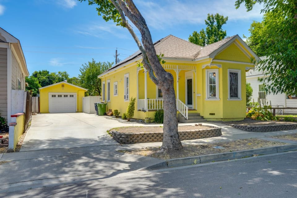 Walk to Dtwn! Tracy Extended Stay w/ Patio & Yard House in Tracy