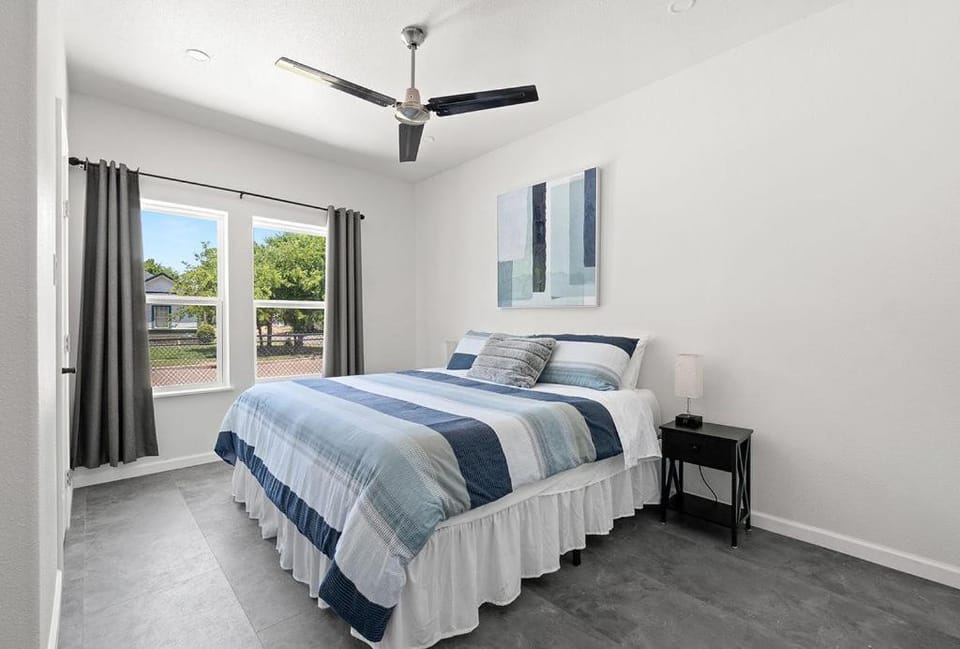 Budget-Friendly Home Deep Ellum Downtown Dallas Sleeps 16 House in Dallas