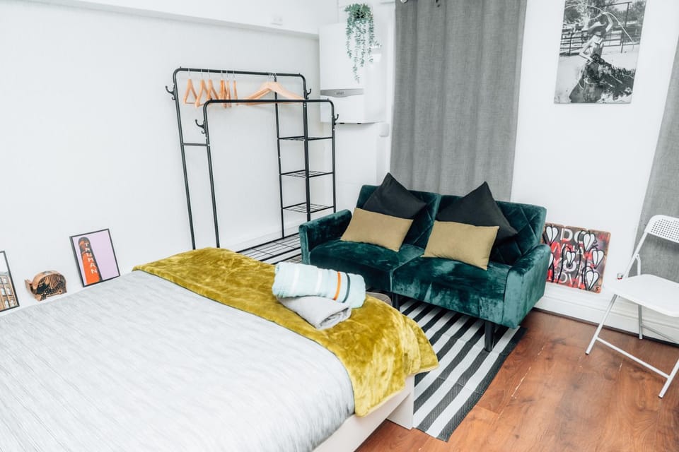 2 Bedroom Apartment - 192 Brick Lane Apartment in London Borough of Hackney