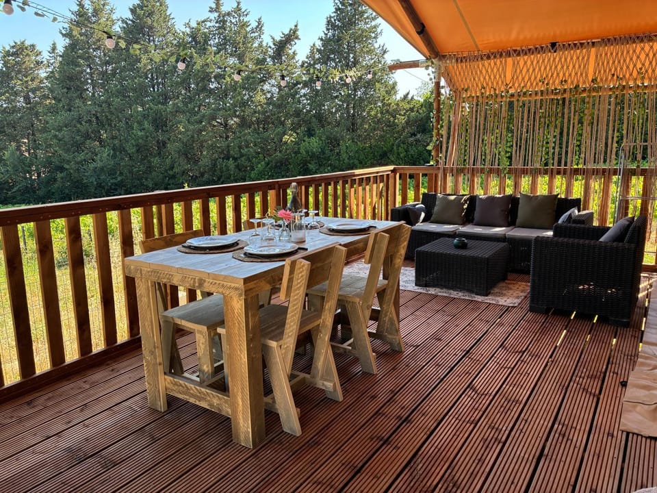 Tente belle vue avec piscine Luxury tent in Vallon-Pont-d'Arc