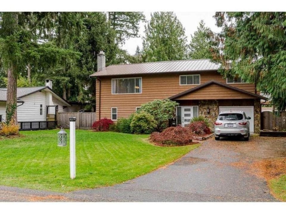 Brookswood Oasis - Guest suite,1 bedroom,1 den & 1 full bathroom Bed and Breakfast in Langley