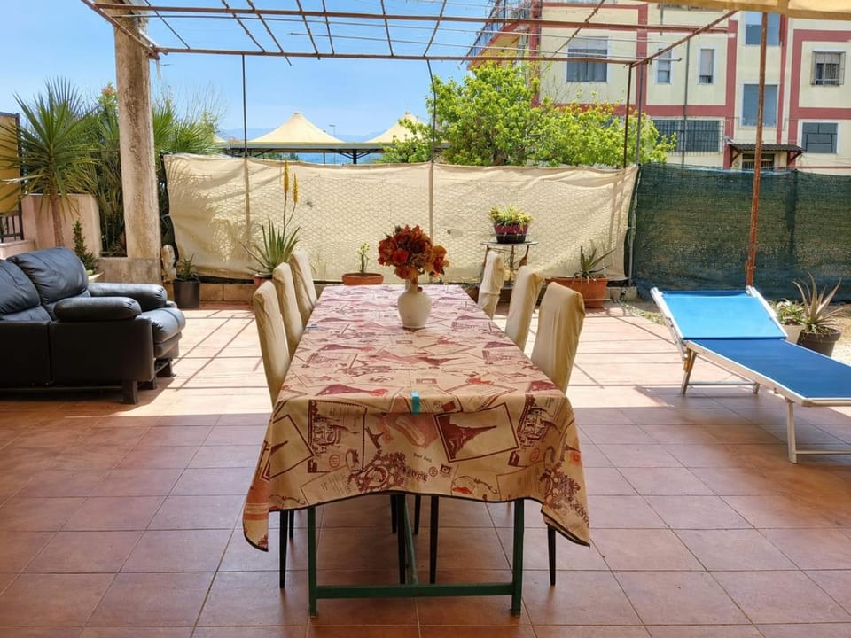 Patio, Day, View (from property/room), Balcony/Terrace, Living room, Seating area, Dining area, sunbed