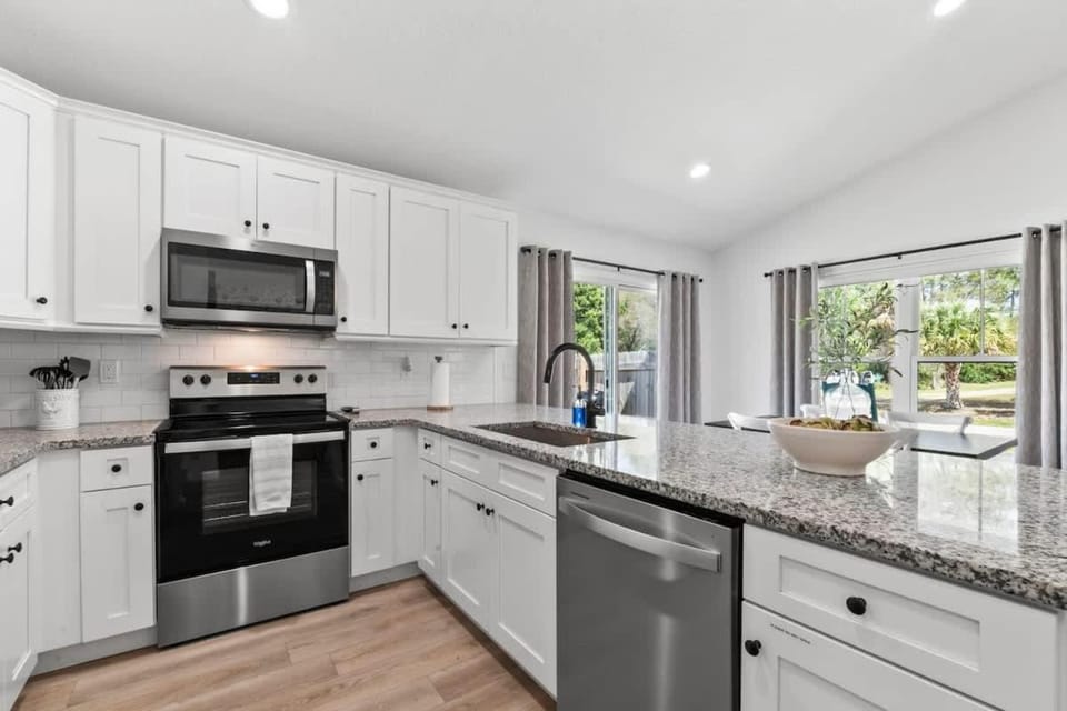 Tropical Summer Getaway - Team Joseph Ellen House in Saint Augustine