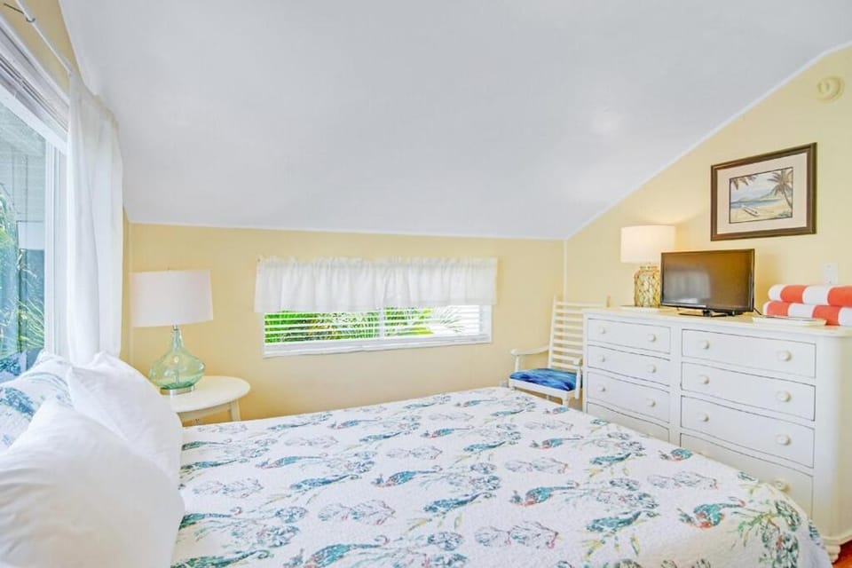 Sanibel Sandals & Flip Flops Apartment in Sanibel Island