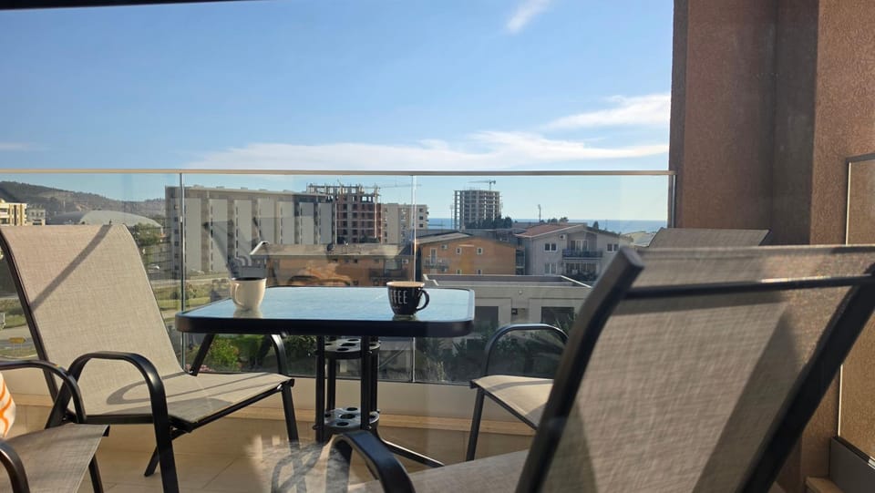 Day, View (from property/room), Balcony/Terrace, City view, Sea view