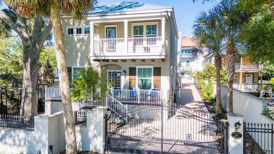 Villa Mojito Main - Gated Lakefront Home House in Saint Augustine