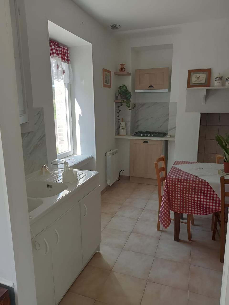 Kitchen or kitchenette, Living room