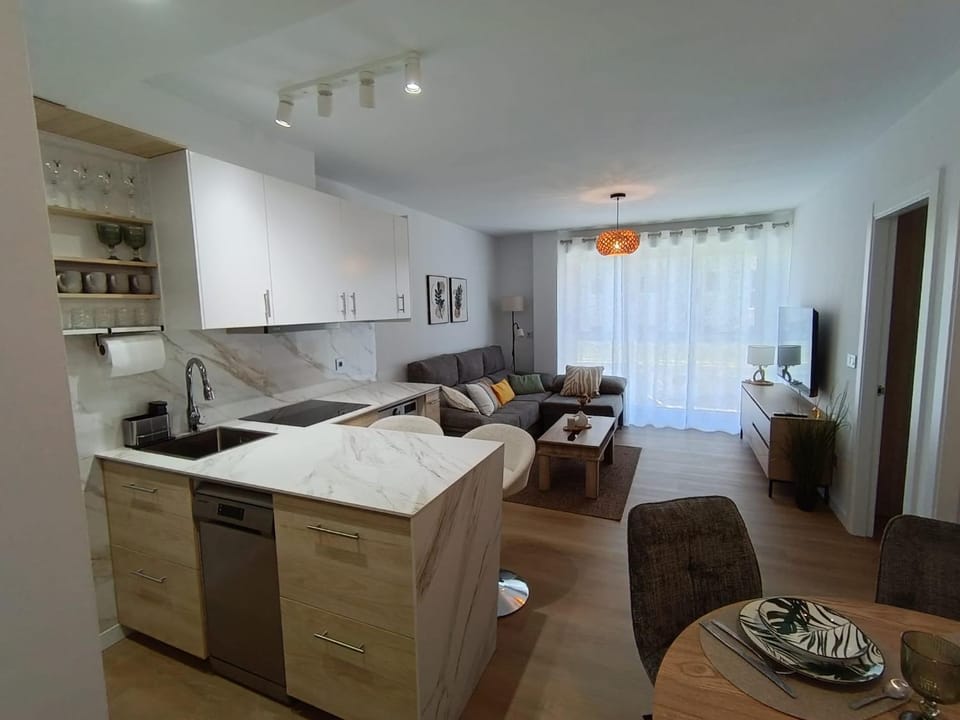 Kitchen or kitchenette, Living room, Dining area