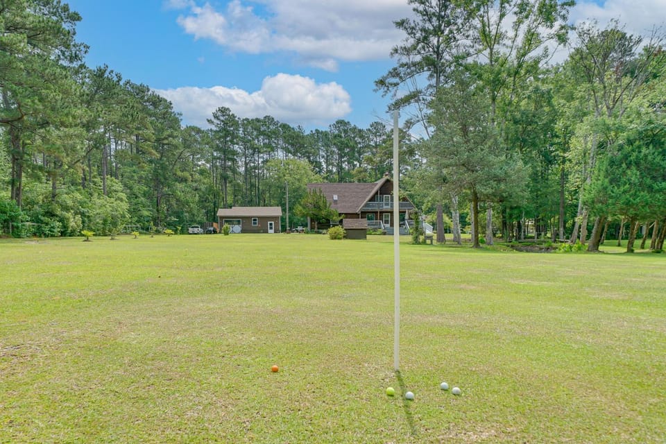 10-Acre Retreat w/ Hiking! Gateway to Holden Beach House in Lockwoods Folly