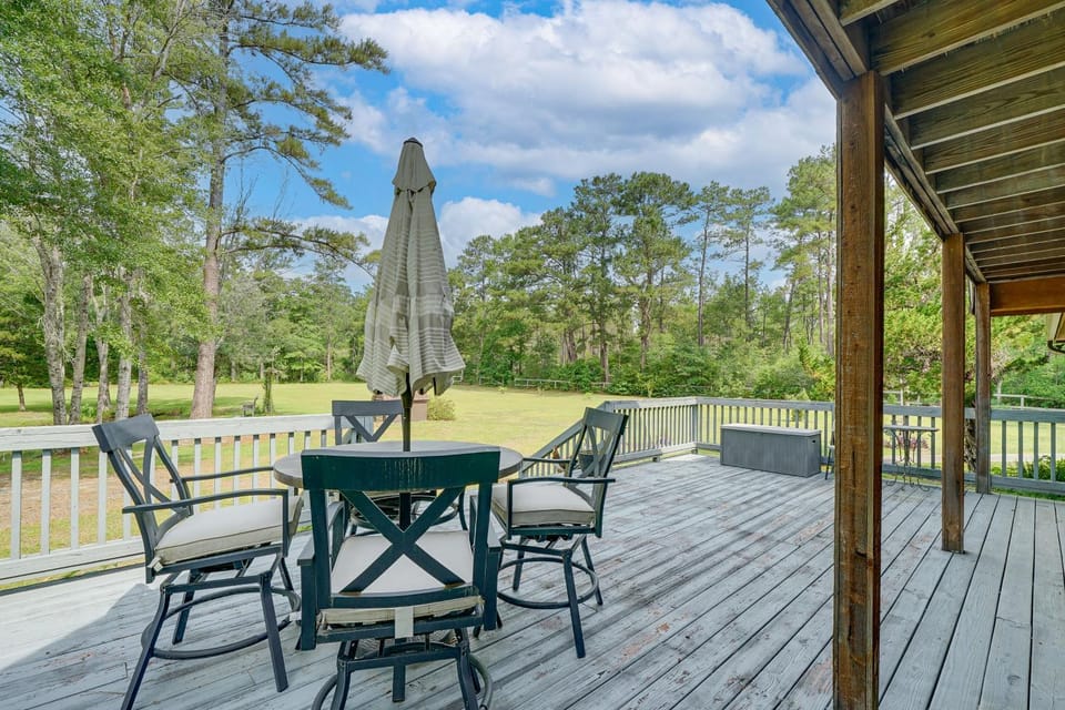 10-Acre Retreat w/ Hiking! Gateway to Holden Beach House in Lockwoods Folly