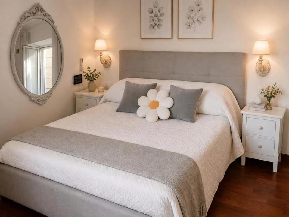 Bed, Photo of the whole room, Bedroom, air conditioner