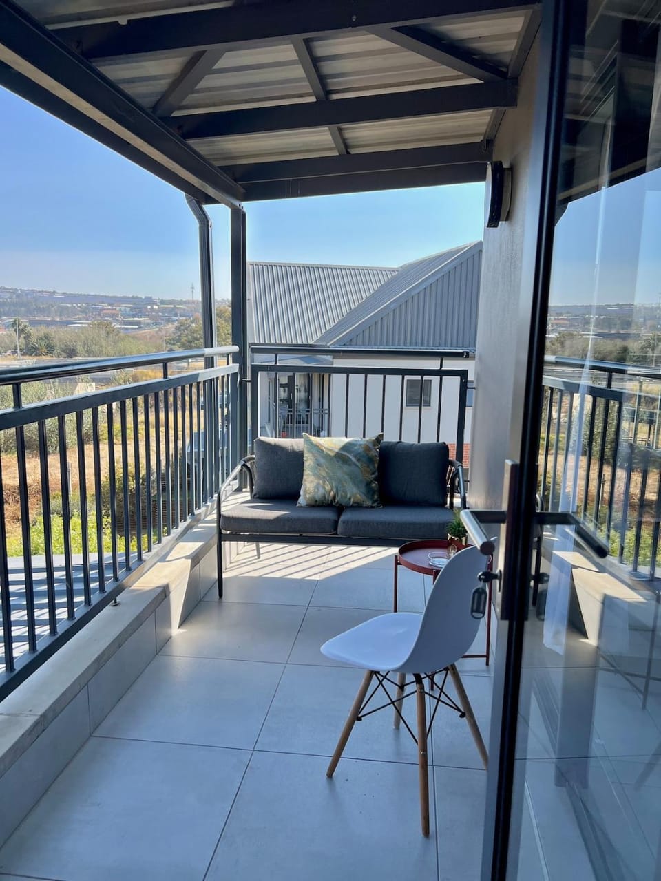 Luxury Apartment with Beautiful River Views Apartment in Sandton