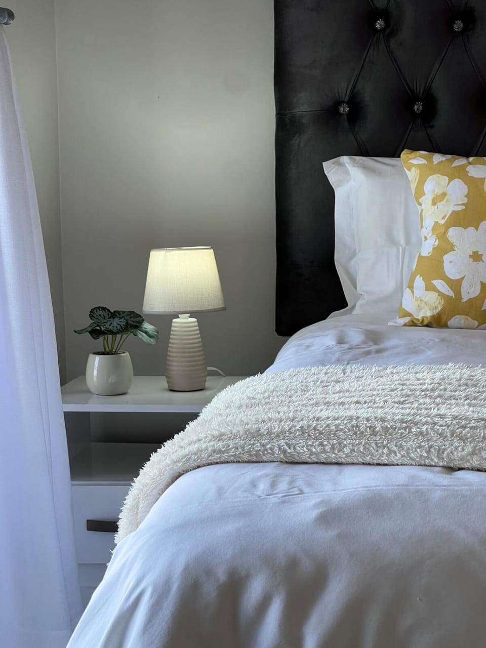 Luxury Apartment with Beautiful River Views Apartment in Sandton