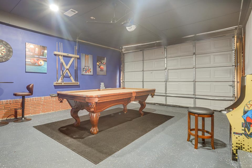 8 Mi to Dtwn ATL & Airport! Group Hub w/ Game Room House in East Point