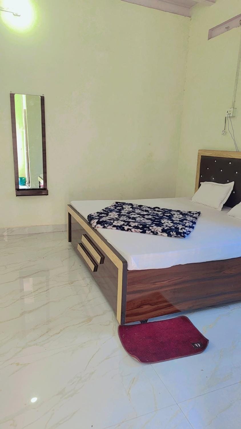 Shri om paradise inn Bed and Breakfast in Uttar Pradesh