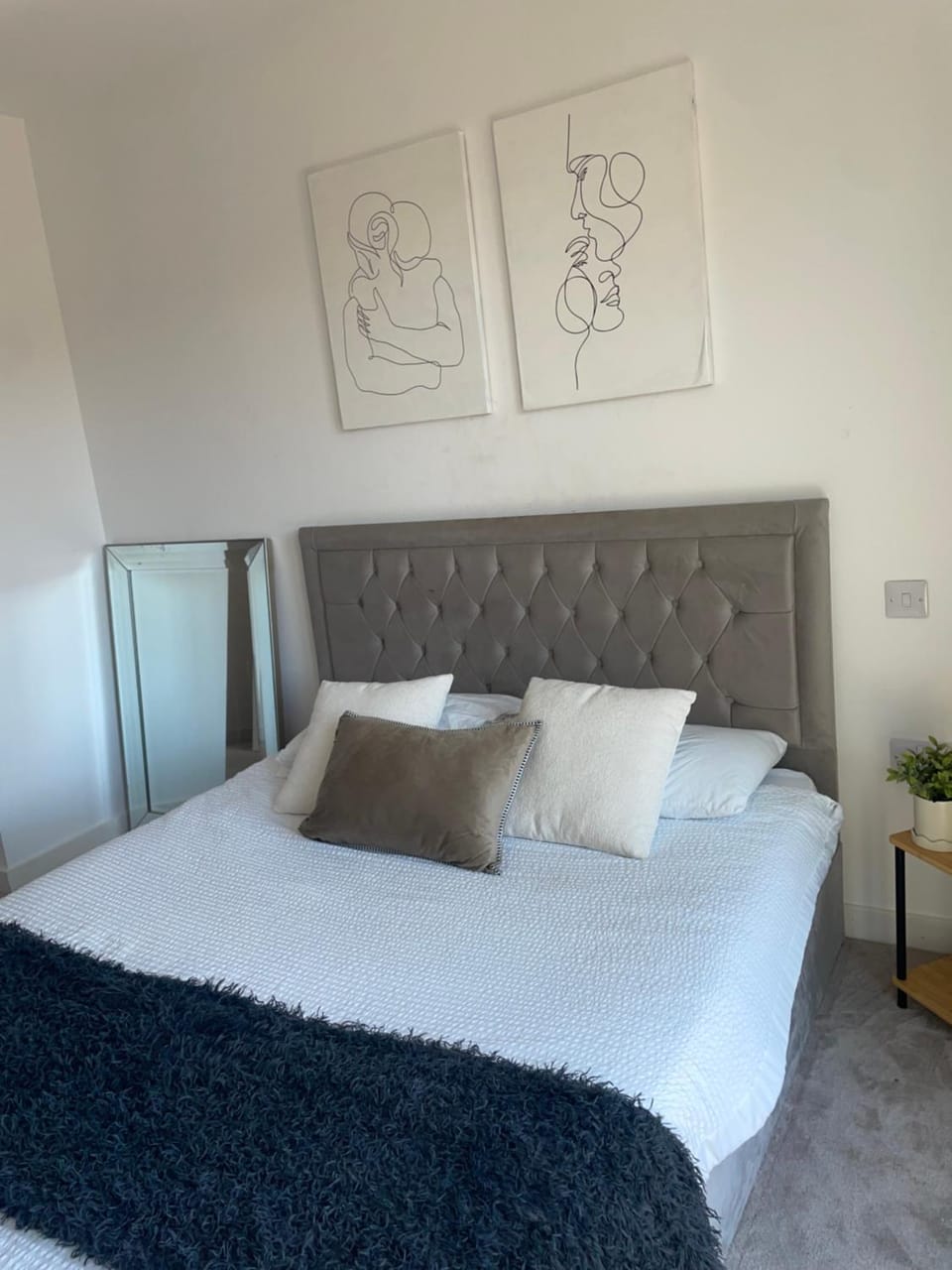 Spacious 2 Bedroom near London City Airport Apartment in London