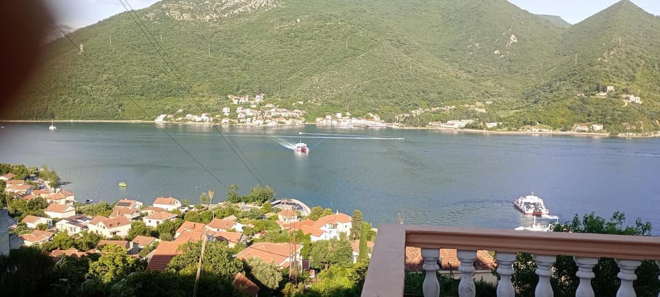 Apartman Laura 3 Apartment in Kotor Municipality