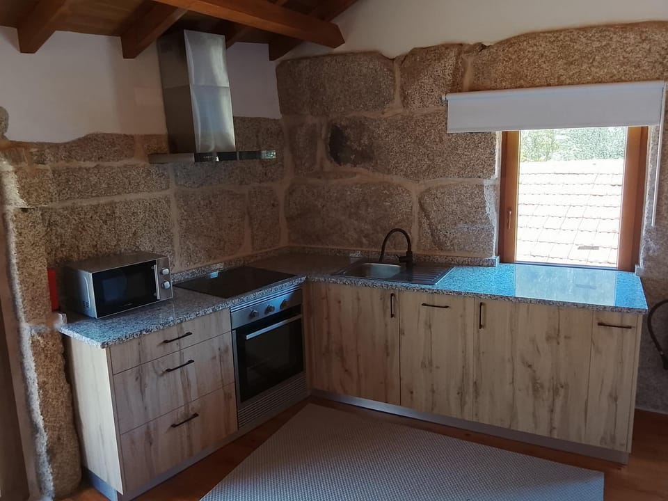 Ninho do Corvo da Urgueira , Casa dos Reis Chalet in Aveiro District, Portugal