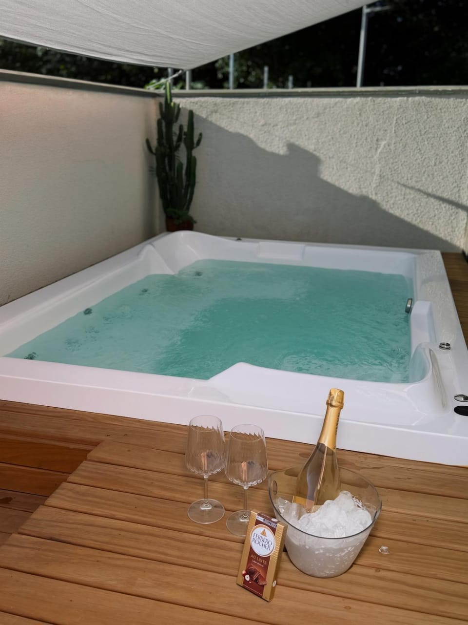 Jacuzzi Privativa com Café Especial, Próx Floripa e Praias Apartment in São José