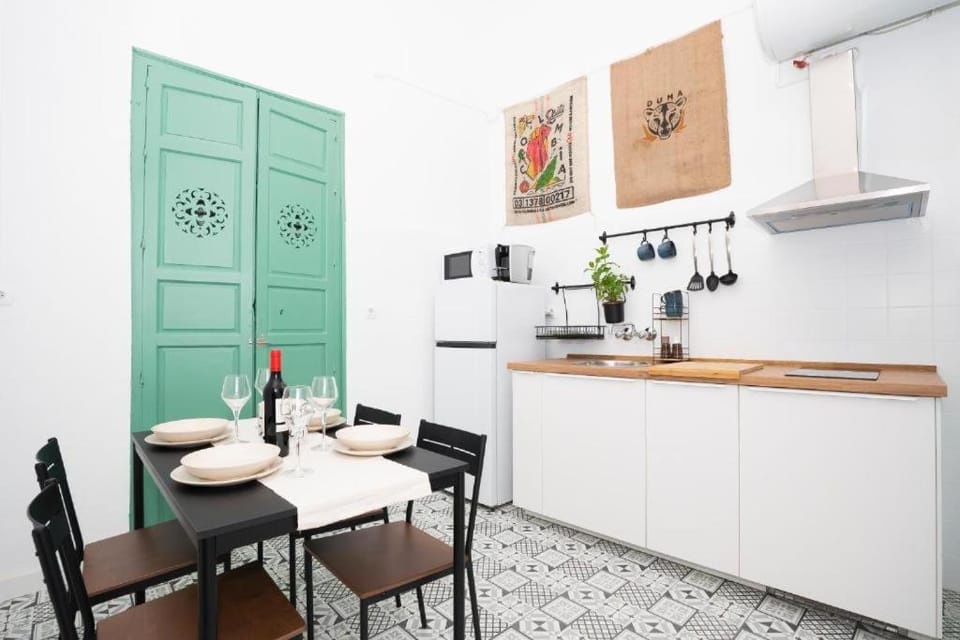 Dos de Mayo Apartments, Near the Cathedral and Giralda Apartment in Seville
