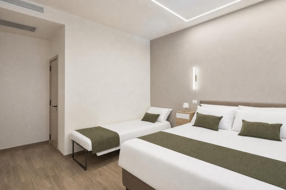 Giusi Rooms - Piazza Vittorio Guesthouse Bed and Breakfast in Rome