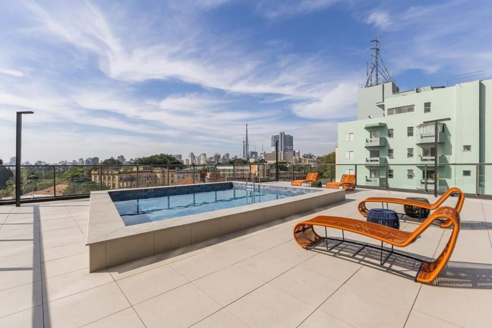 Stay Home Pinheiros - Apartamento completo com Varanda - Piscina interna e Piscina externa - Academia top - Sala de jogos com Bilhar - Lavanderia - Sala Coworking Apartment in Sao Paulo City