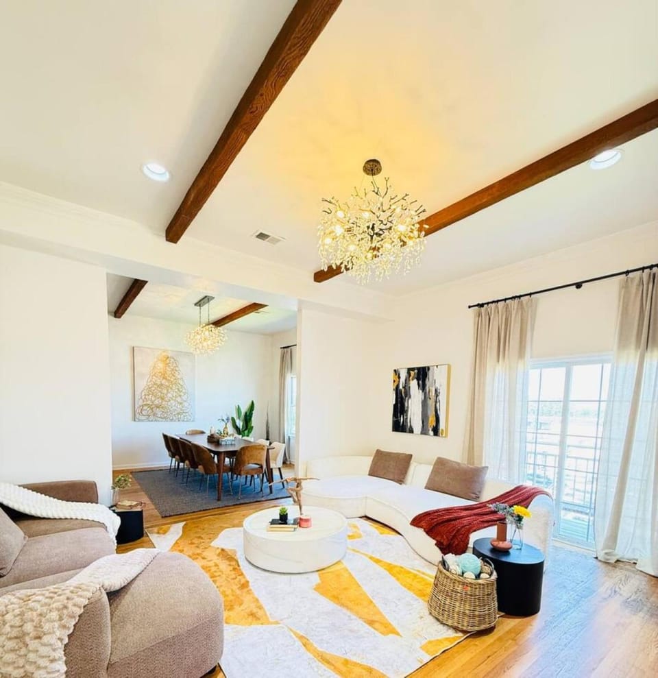 Golden Oak Retreat 5bed NYC getaway Free Parking Family House in Jersey City
