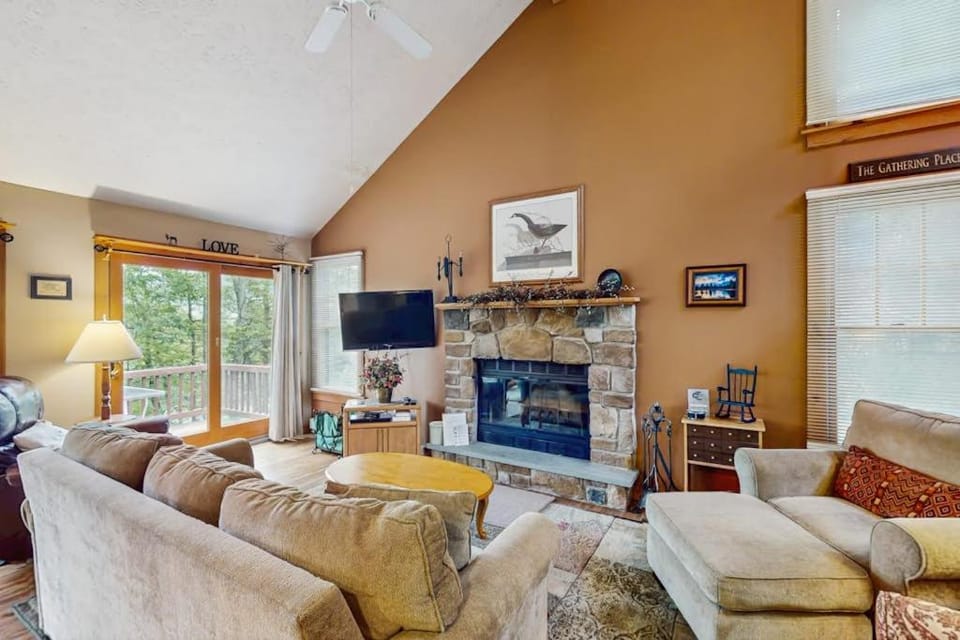 Whim's Delight House in Pocono Mountains