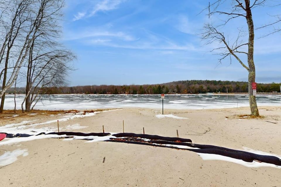 Lakeside Escape House in Tunkhannock Township