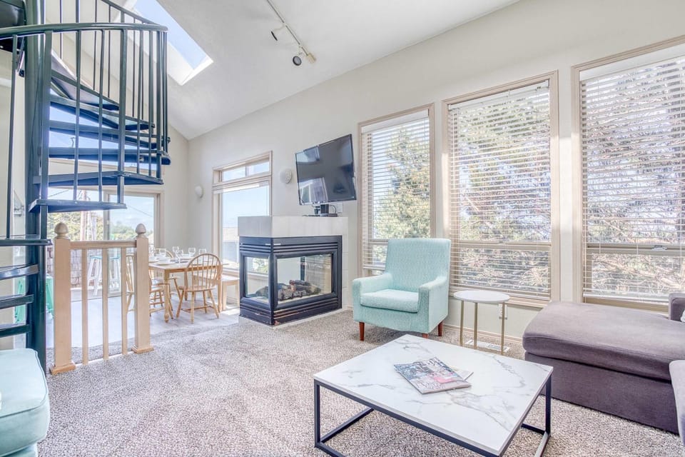 Serenity Rising House in Lincoln City