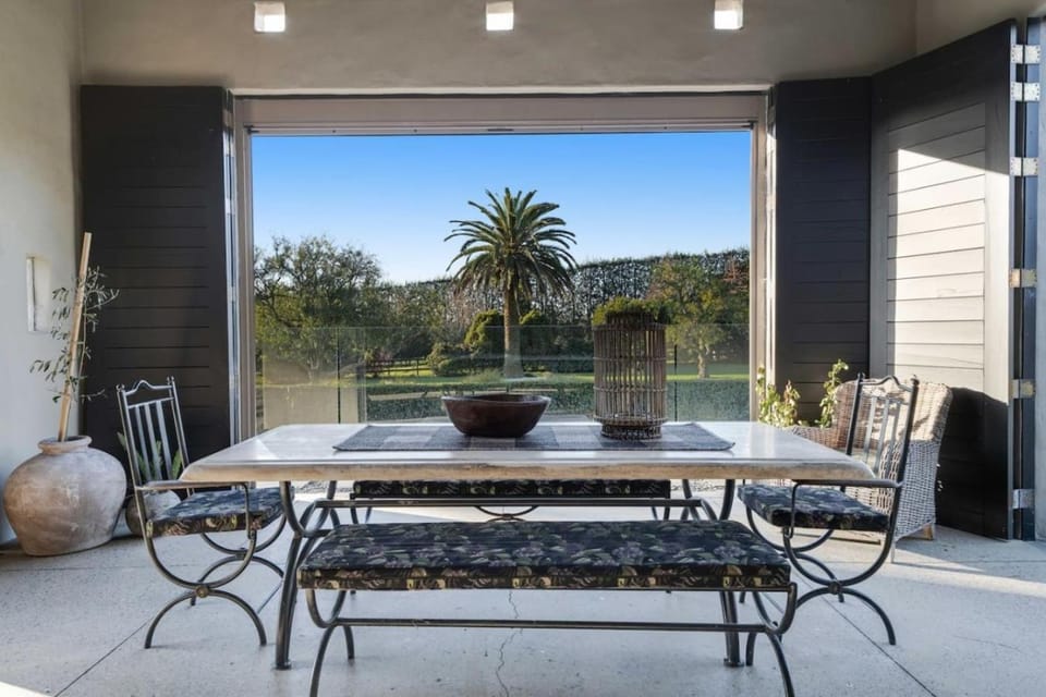 Te Puna 5BR Estate - Pool, Tennis, Sauna, Cottage House in Bay Of Plenty