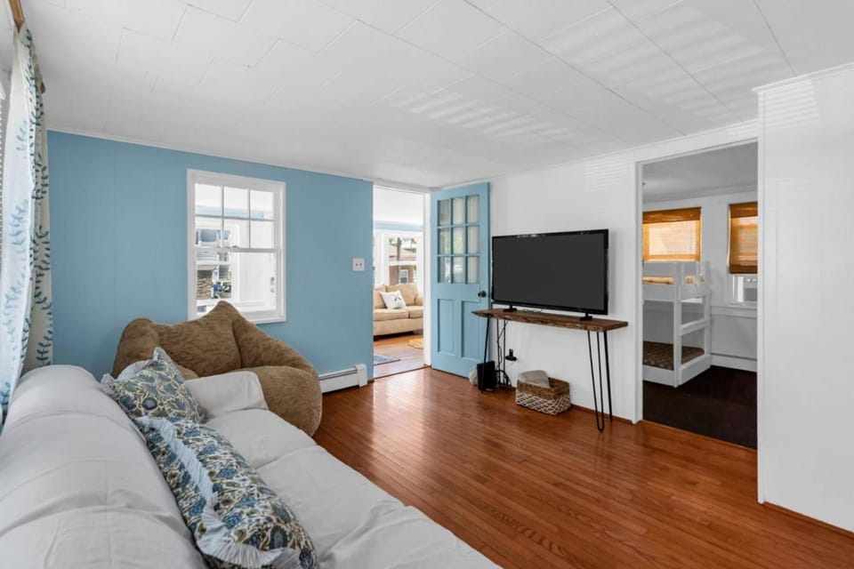 4BR Beach Block Home. Washer-Dryer and Free Parking House in Seaside Heights